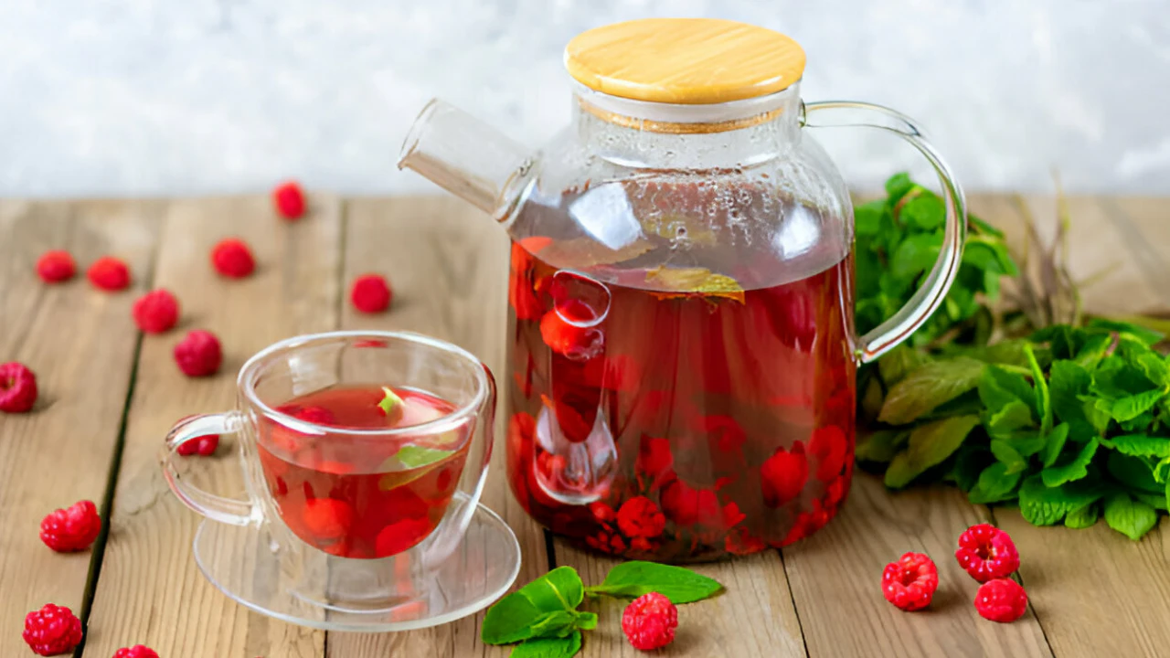 Red Raspberry Leaf Tea: All You Need to Know About Benefits & Safety