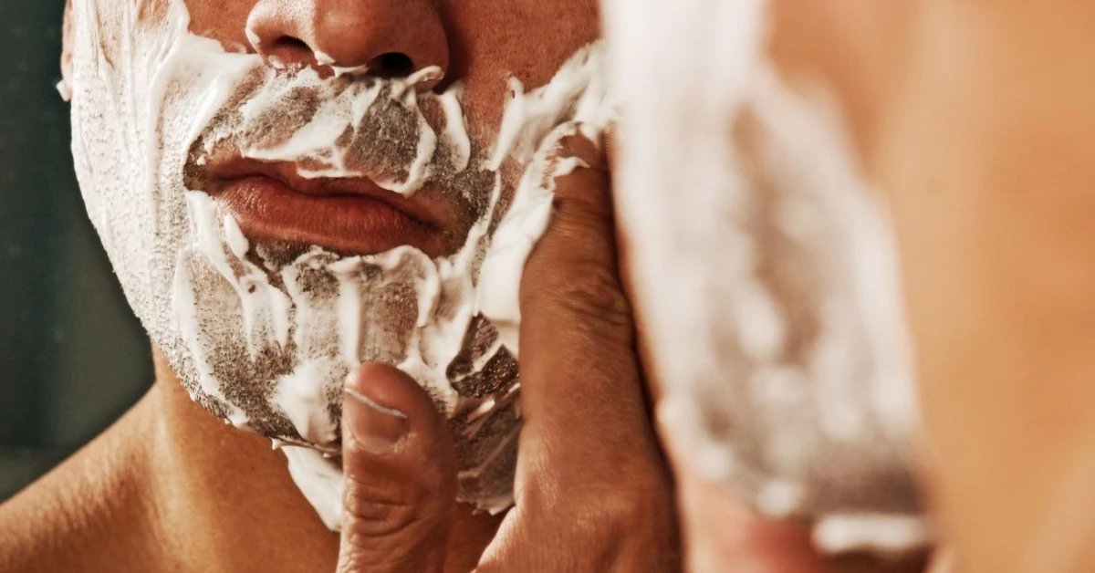 Shaving for Sensitive Skin: How to Stop the Burn and Bumps