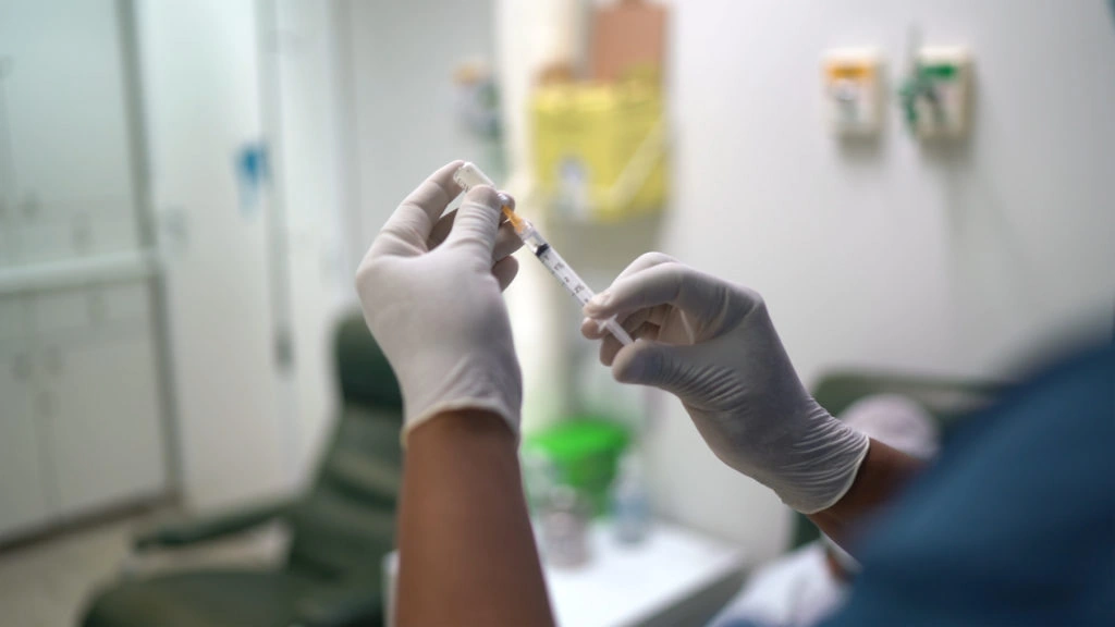 Flu Shot Debate: Benefits, Risks & Thimerosal Overview