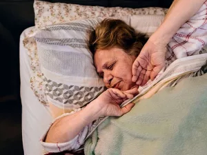 Parkinson Tremor Sleep: What Really Happens at Night?