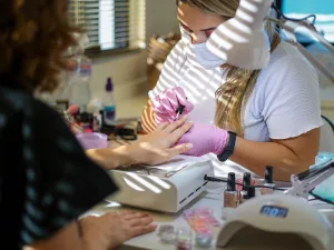 Shellac vs Gel: Which Is Right for Your Nails?