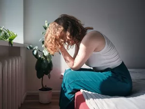 Spot the Early Signs of Hyperthyroidism, Take Control