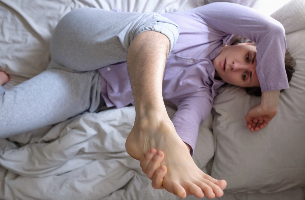 How to Sleep With Peripheral Neuropathy: Real Tips for Real Relief