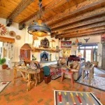 Where Does Randy Travis LIVE in Texas Now?