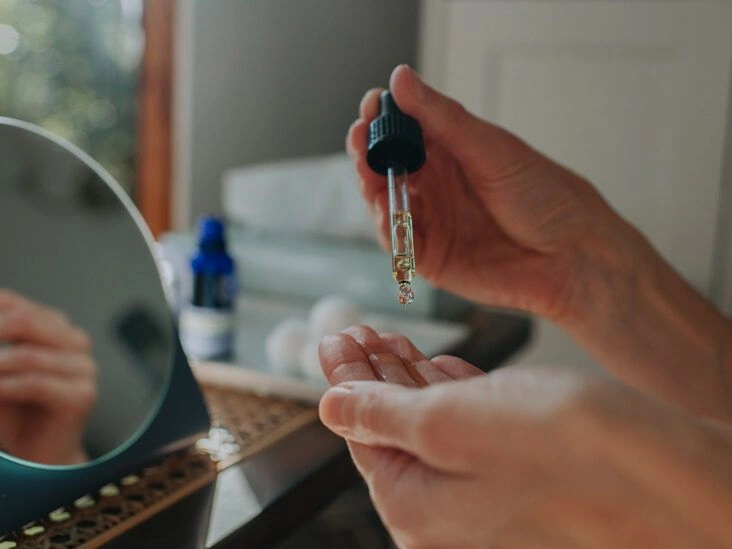 8 Benefits and Uses of Oregano Oil