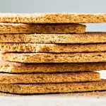Are Graham Crackers Healthy? Nutrition, Benefits, Downsides