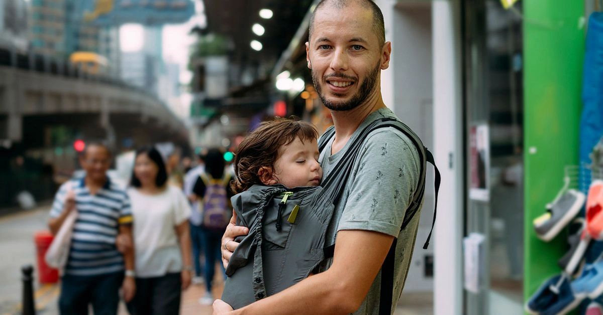 Guide to Baby Wearing: Benefits, Safety Tips, and How To