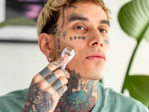 The Benefits of Dermarolling at Home: A Complete Guide