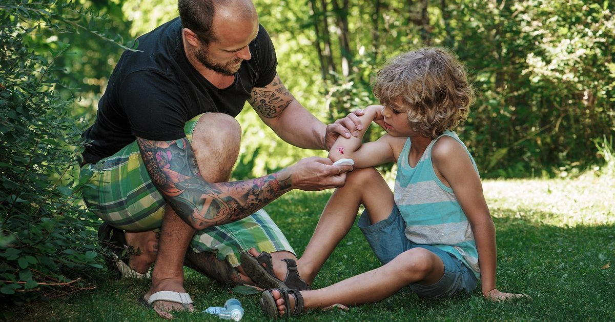 What’s the Best Antiseptic for Open Wounds? Iodine, Peroxides, and More