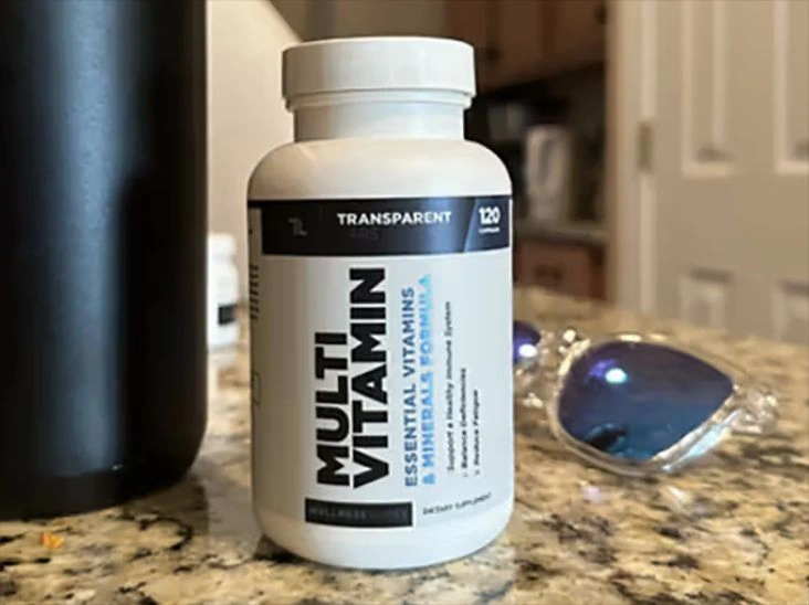 Best Multivitamins for Men: Top 5 Picks From A Dietitian