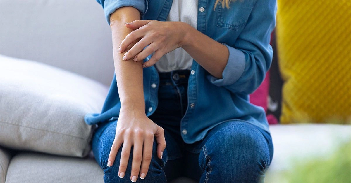 How to Tell if Your Bites Are From Bedbugs, Other Bugs, or a Rash