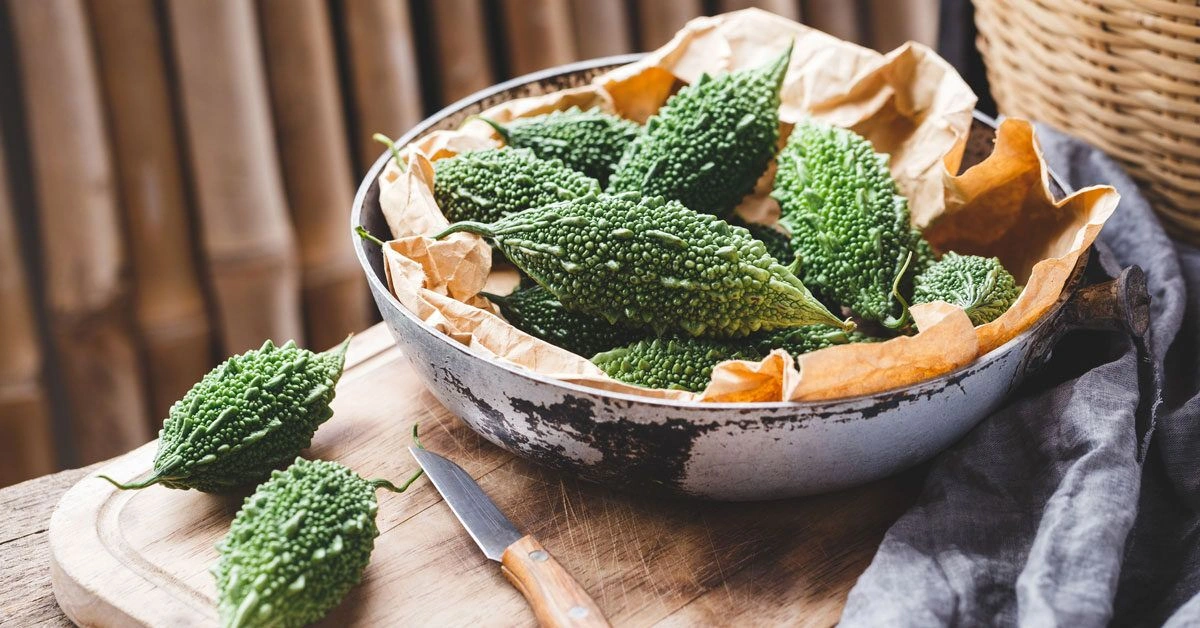 6 Benefits of Bitter Melon (Bitter Gourd) and its Extract
