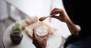 What Is Clover Honey? Uses, Nutrition, and Benefits
