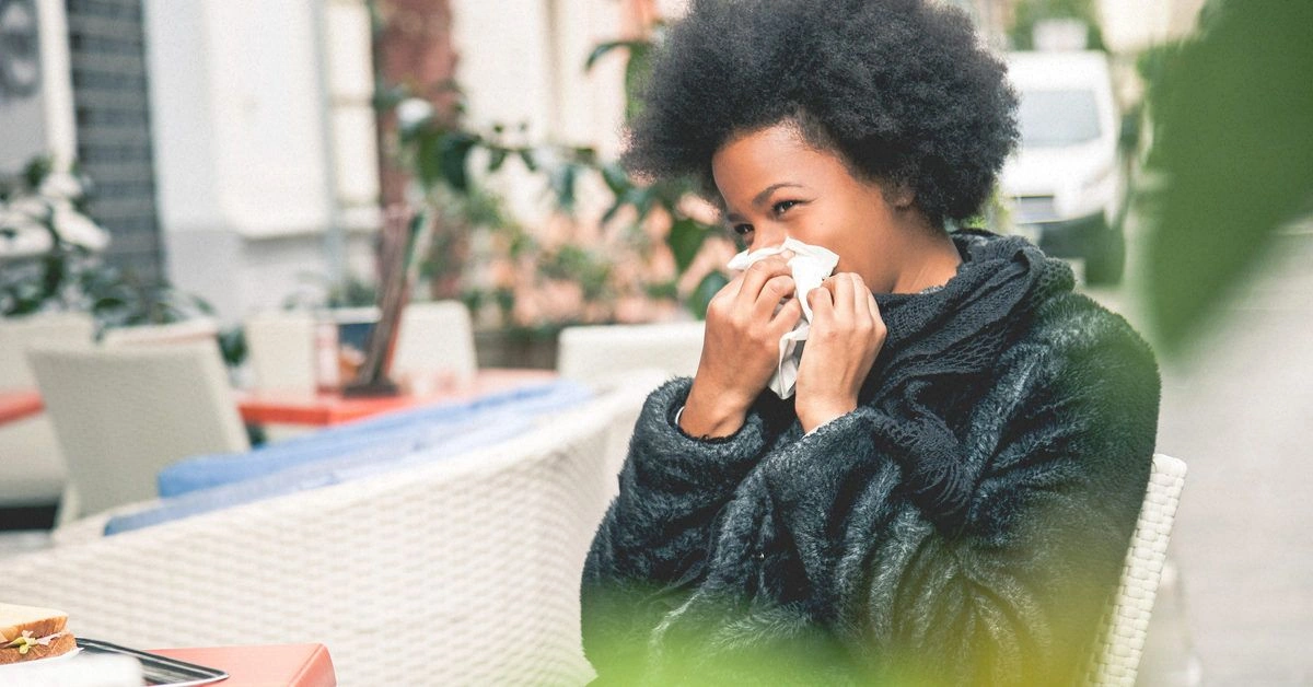 Amarillo, verde, marrón y más: ¿Qué significa el color de mi mucosidad?