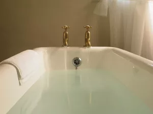 Benefits, Uses, and Side Effects of Epsom Salt