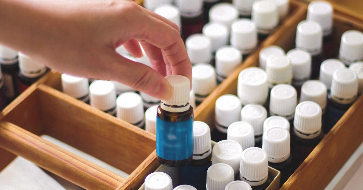 The Best Essential Oils for Poison Ivy and How to Use Them