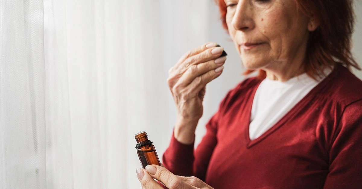 9 Essential Oils for a Sore Throat