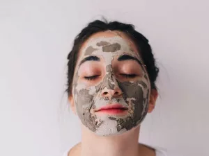 When Is the Best Time to Apply a Face Mask?