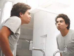 Is Gargling Hydrogen Peroxide Effective and Safe? Is Gargling Hydrogen Peroxide Effective and Safe?