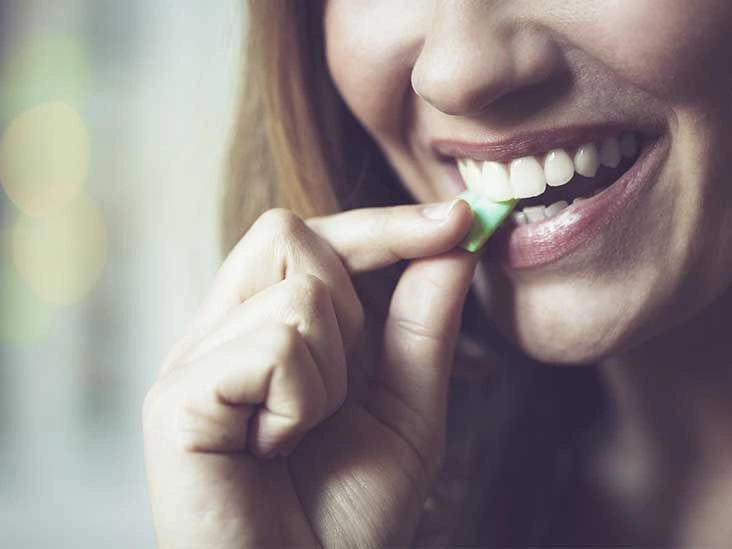 8 Tips to Get Rid of Garlic and Onion Breath