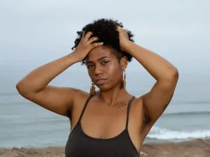 How to Detox Your Hair of Oils, Dandruff, and Chemical Buildup How to Detox Your Hair of Oils, Dandruff, and Chemical Buildup