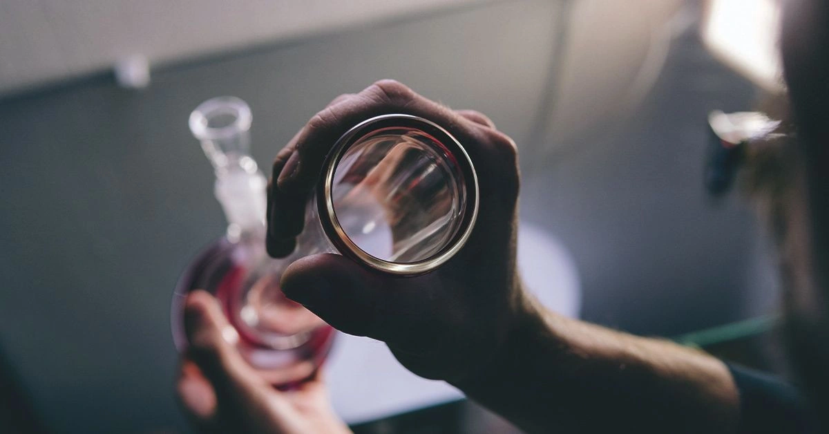 Demystifying the Bong, One Myth at a Time