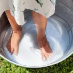 How to Make a Vinegar Foot Soak