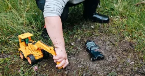 Mud Play for Kids: Why It’s Worth the Mess
