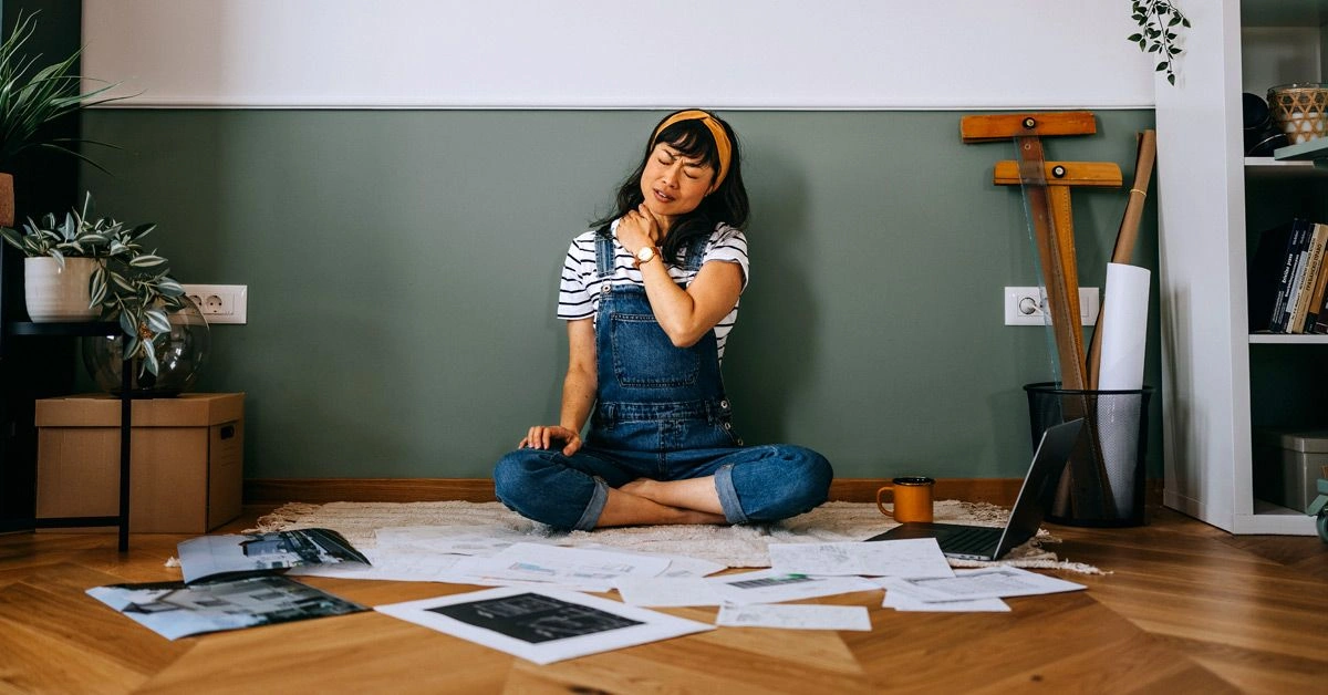 Neck Cracking: Is It Safe or Should I Stop?