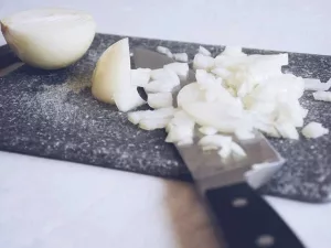 Onion Juice For Hair: Grow and Strengthen Strands