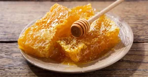 Can You Eat Honeycomb? Benefits, Uses, and Dangers