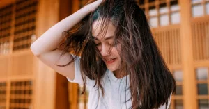 Can Using Rosehip Oil Improve the Health of Your Hair?