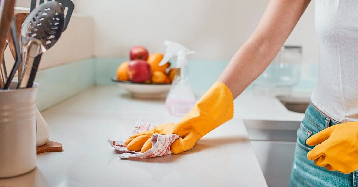 Rubbing Alcohol vs. Hydrogen Peroxide for Killing Germs