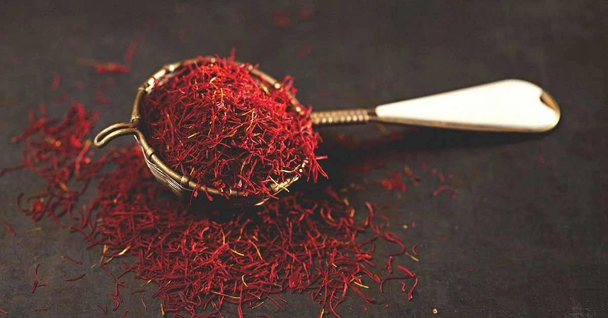 Saffron Tea: 5 Benefits and How to Make It