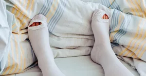 Should You Wear Compression Socks to Bed? Should You Wear Compression Socks to Bed?