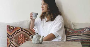 8 Herbal Teas to Help Reduce Bloating