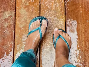 16 Causes of Tingling in Feet and How to Treat Them