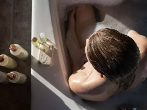 How to Stop Vaginal Itching: 9 Home Remedies