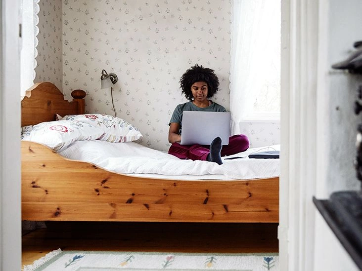 6 Reasons Working from Bed Isn't Doing You Any Favors