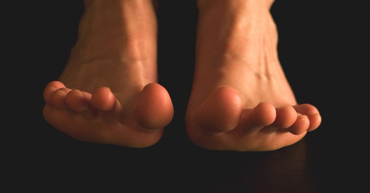 Causes of Sharp Toe Pain By Location, Plus Symptoms that Need Immediate Treatment