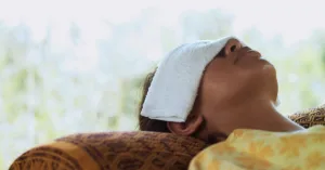 How to Treat Dry Eye with a Warm Compress